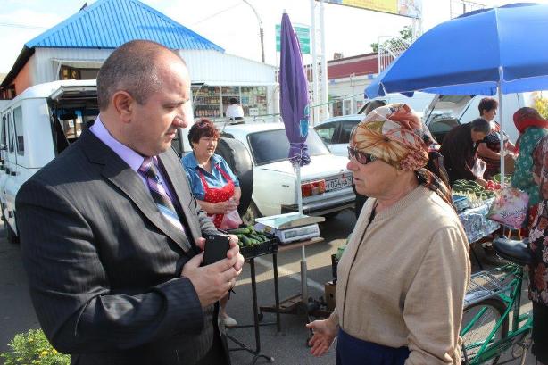 Виктор Красноруцкий пообщался с жителями 